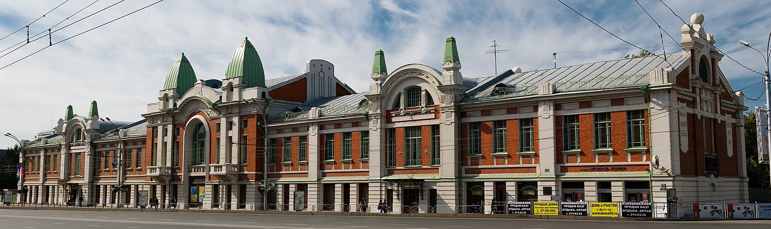 Современный вид здания городского торгового корпуса, ныне здание Краеведческого музея.