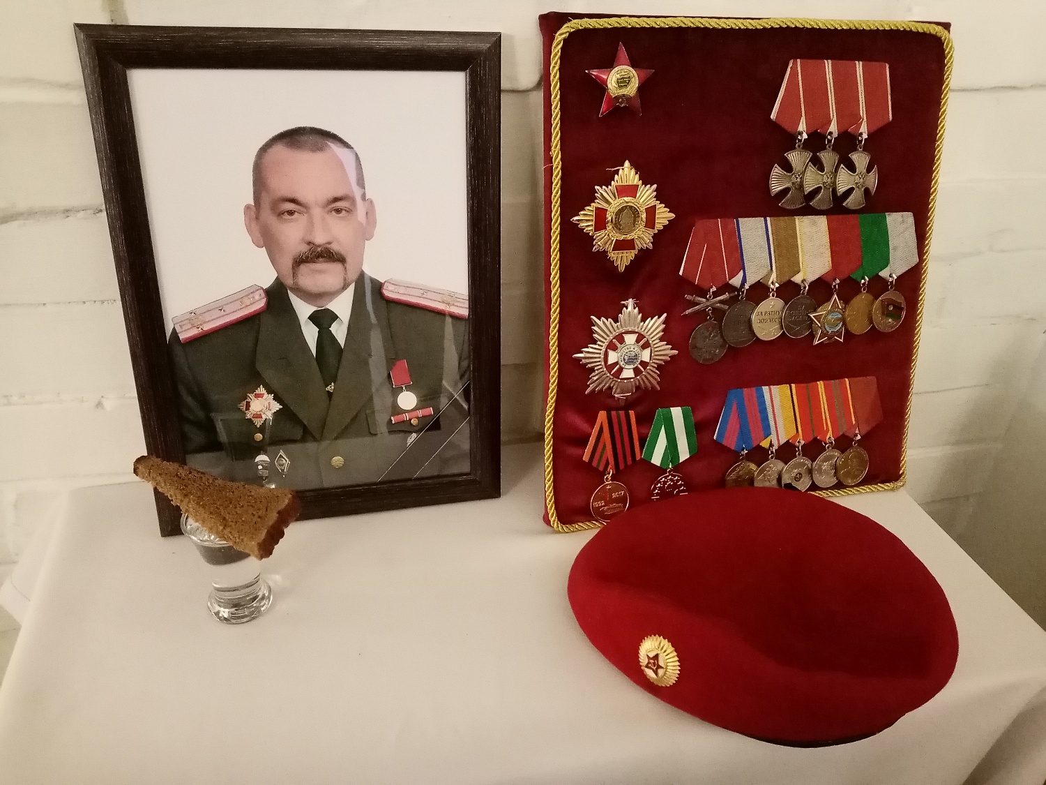 Часть боевых наград Юрия Николаевича Пименова (оперативный позывной- Дельфин).