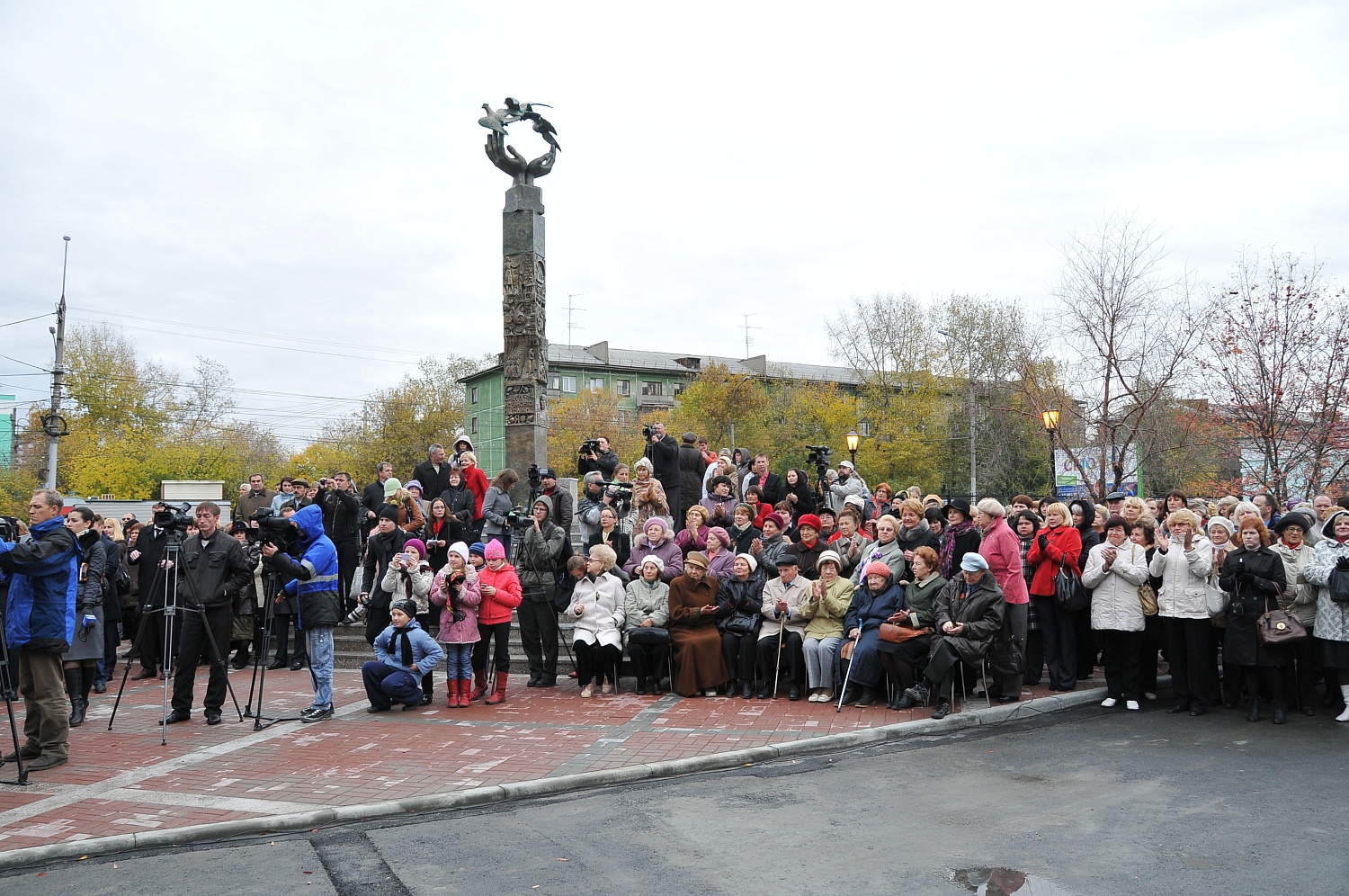 4 октября 2010 года, церемония открытия памятника 
